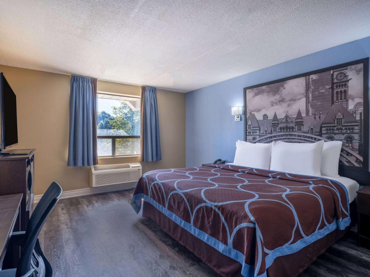 Super 8 By Wyndham Toronto East On Hotel Exterior photo